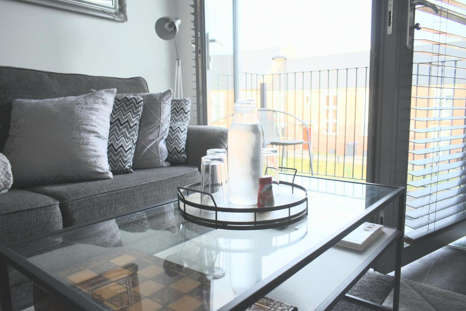 Luxury 2 Bedroom Northampton Townhouse With Balcony Exterior photo